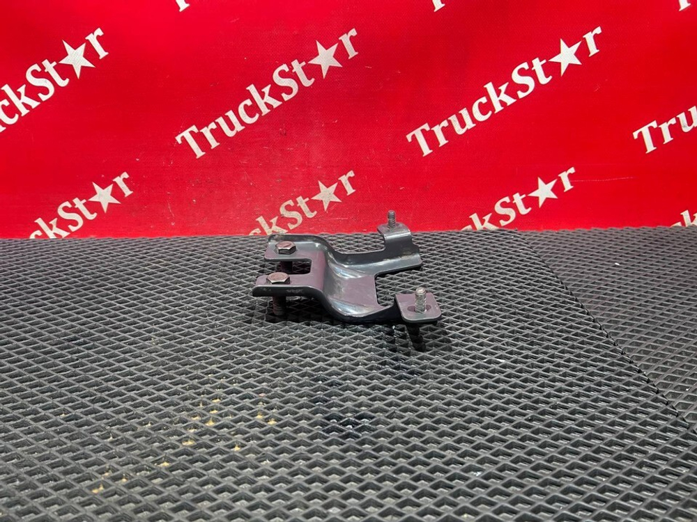 Кронштейн патрубка ретардера