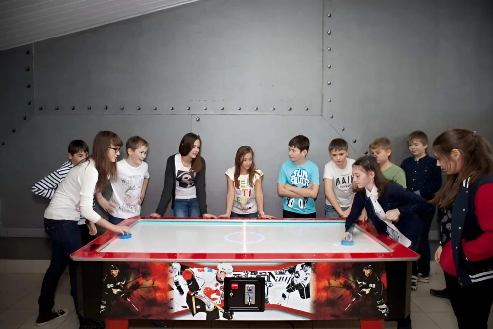 Аэрохоккей с подсветкой (220*120*75 см.)