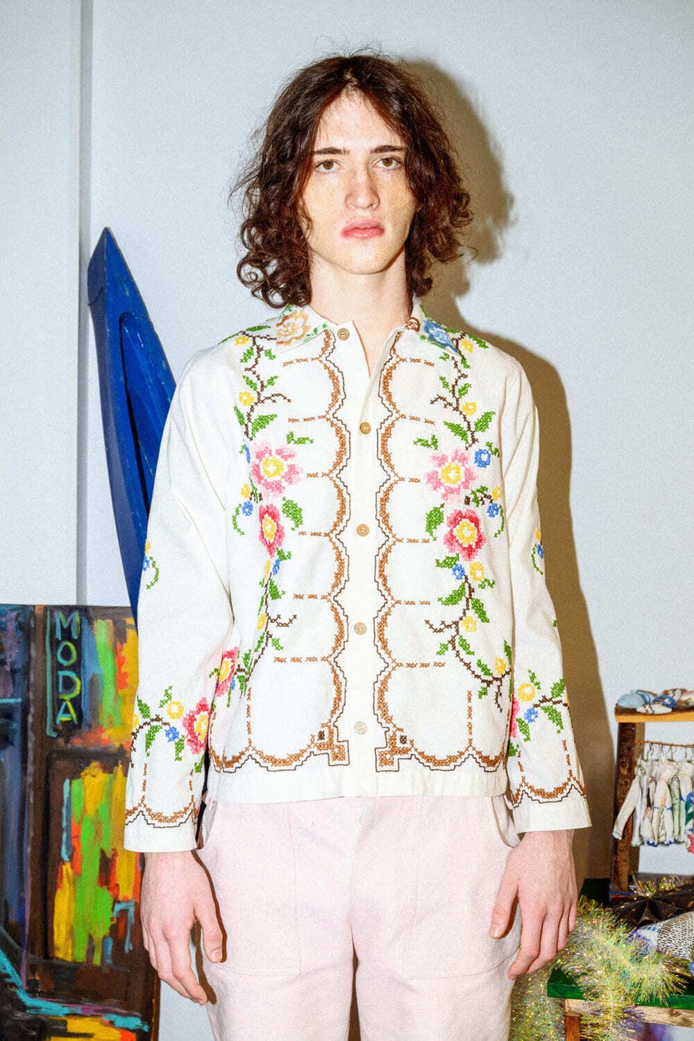 Рубашка Soeurs Украшенная Яркой Вышивкой / Big Pink Flowers Long Sleeve белая