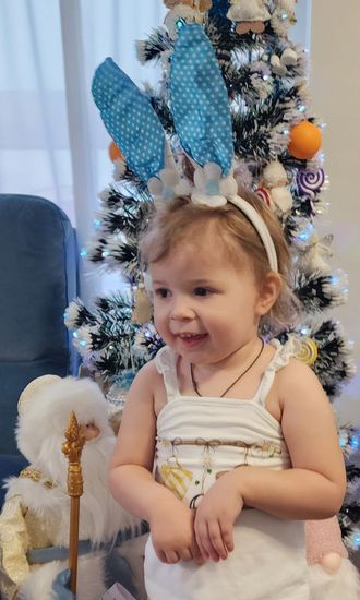 Уши Зайца, белый с голубым