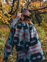 Палантин теплый с орнаментом Навахо