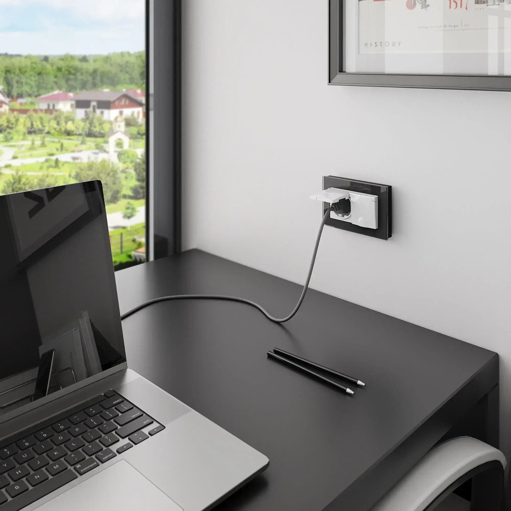 Розетка двойная влагозащищенная с заземлением с крышками и шторками (белый) W1172201