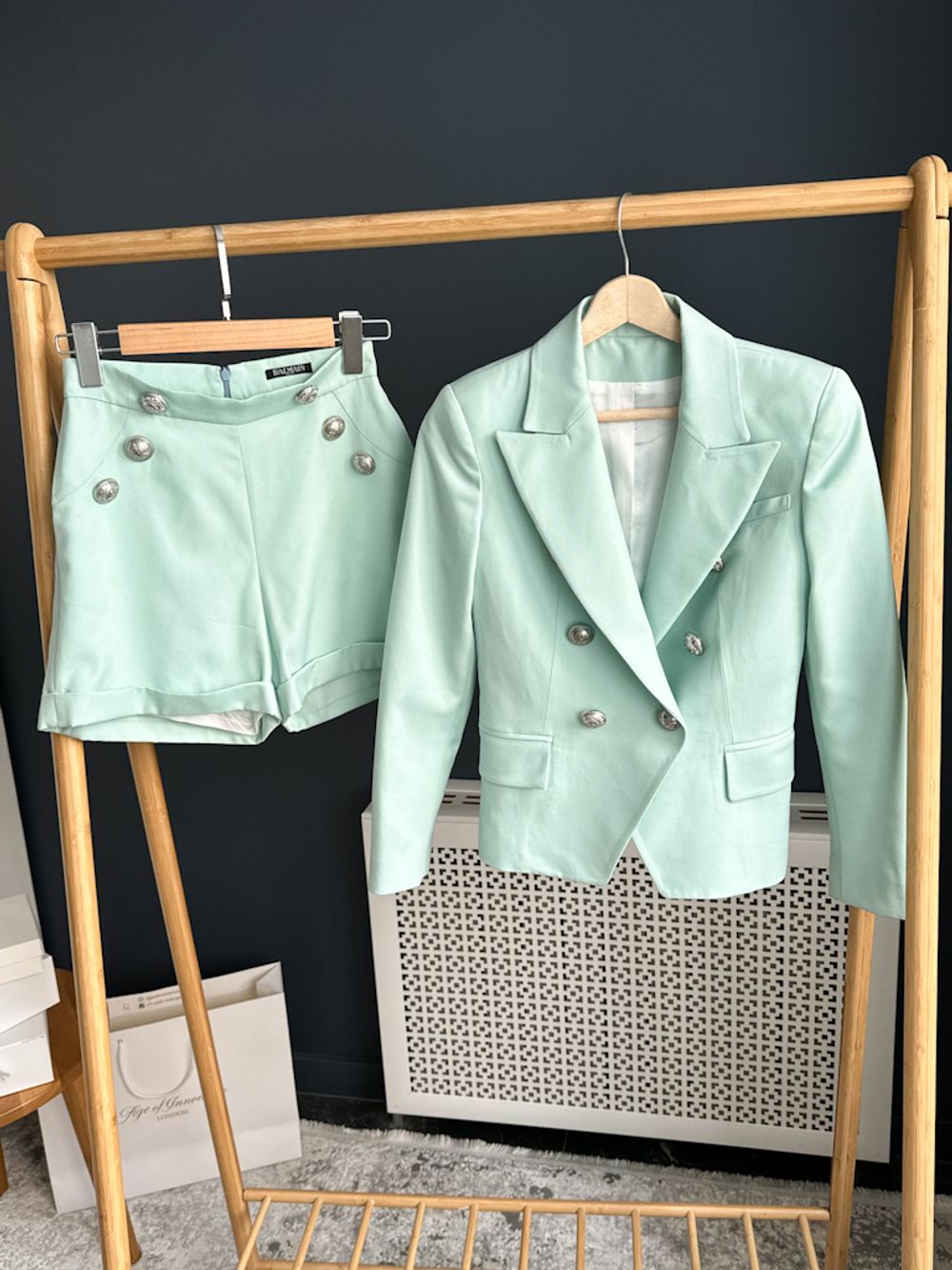 Новый шерстяной костюм Simonetta & Balman, 152