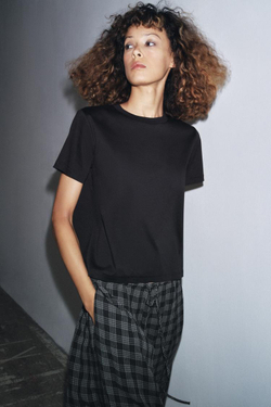 ZARA ФУТБОЛКА ИЗ МЕРСЕРИЗОВАННОГО ХЛОПКА, ЧЕРНЫЙ