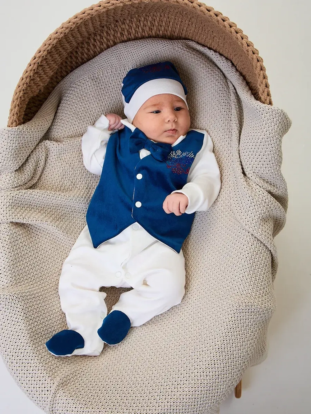 Комбинезон на выписку для новорожденного с триколором