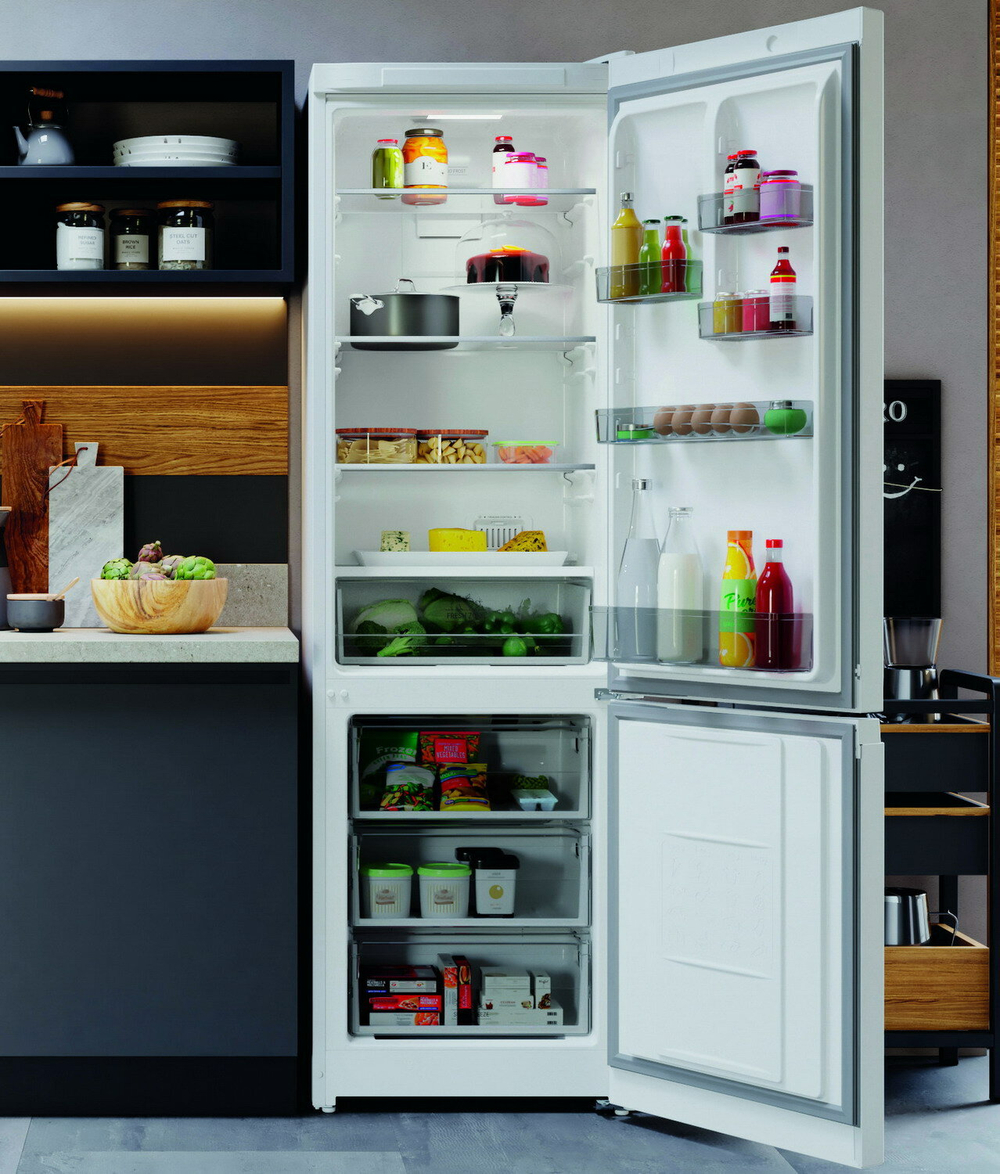 Двухкамерный холодильник Hotpoint HT 5200 W