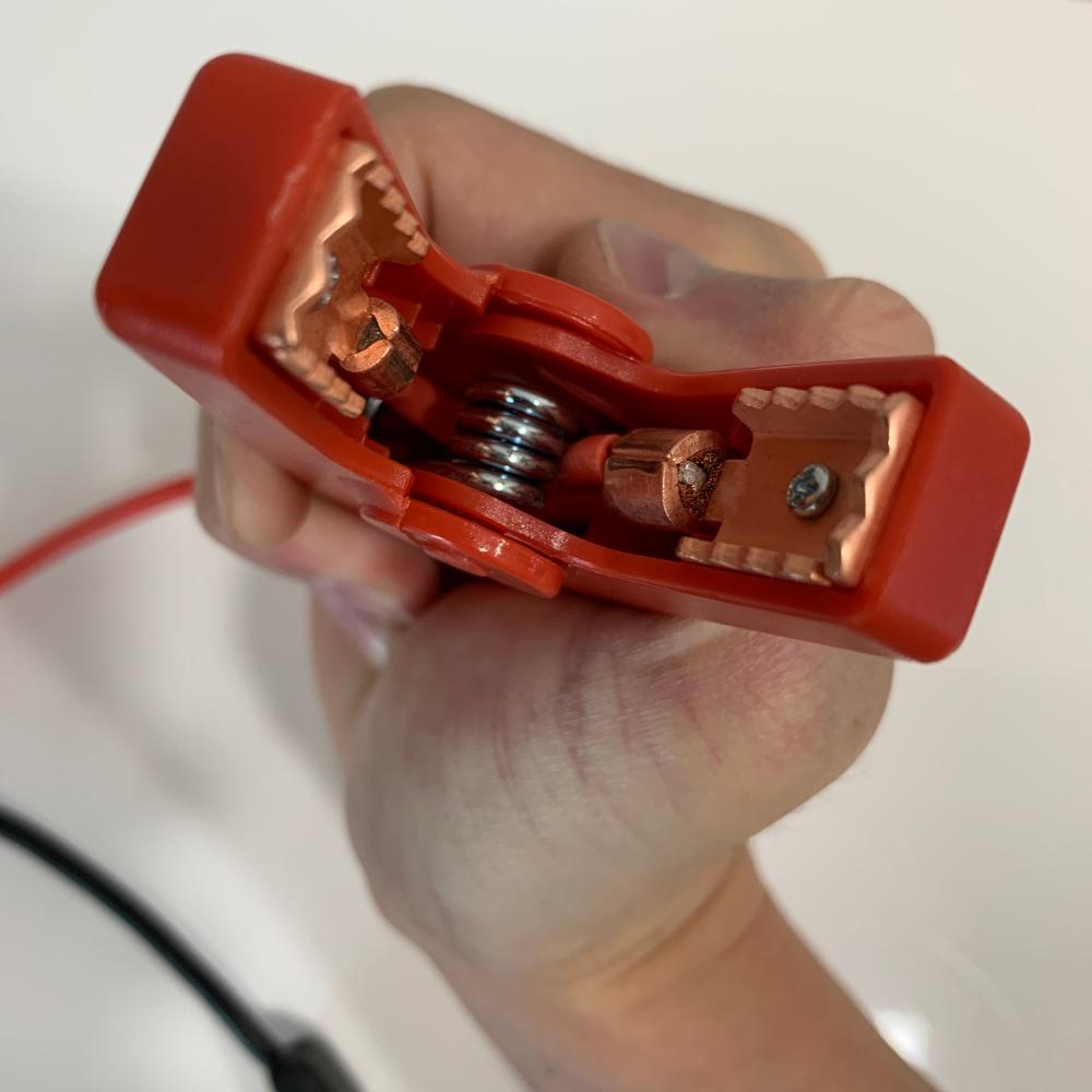 Пусковое зарядное устройство для автомобиля, Бустер GKFLY 2000А (Jump Starter) 40 000 мАч - 200 Вт