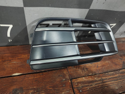 Решётка бампера правая Audi Q5 (FY) 17-нв Б/У Оригинал 80A807682D