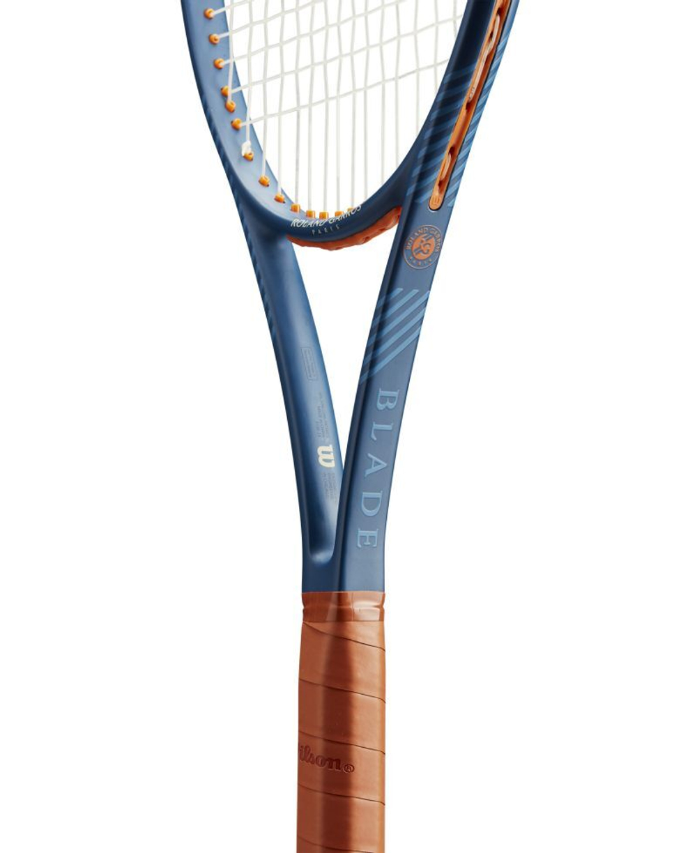 Теннисная ракетка Wilson Blade 98 16x19 V9 RG 2024 + струны