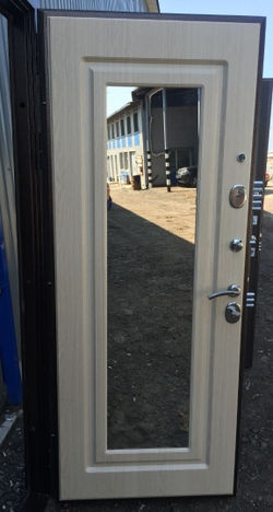 Входная металлическая дверь с зеркалом RеX (РЕКС) 25 кварц черный, фурнитура на квадратной розетке, цвет  хром/зеркало ФЛЗ 120 Беленый дуб