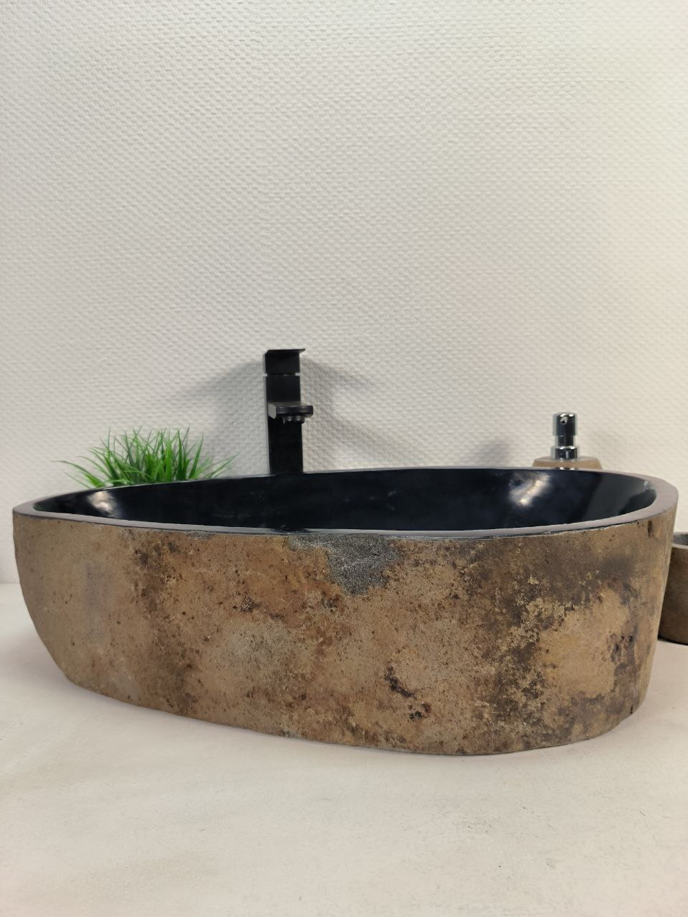 Раковина из речного камня RS-65627 61*35*15 0857