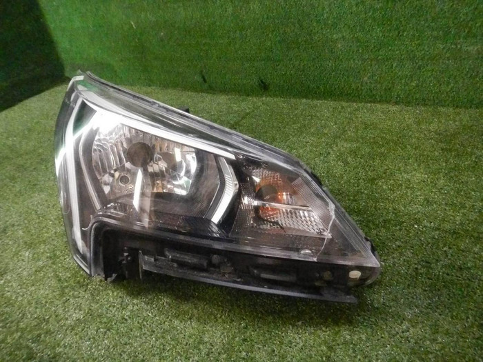 Битая Фара правая Kia Rio 4 (2020-н.в.) галоген