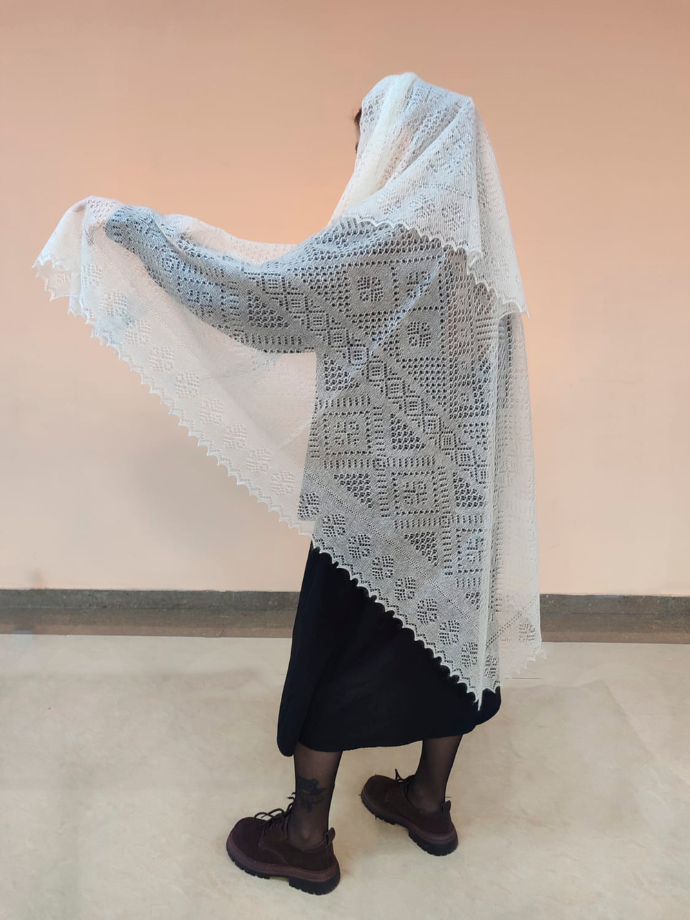 Оренбургский пуховый платок с шелком АШ150-02 экрю