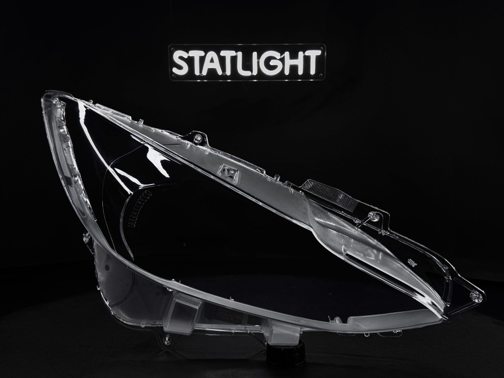 Правое стекло фары Mazda 3 BM 2013-2017