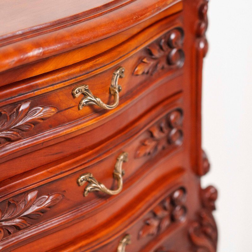 Комод в стиле Людовика XV