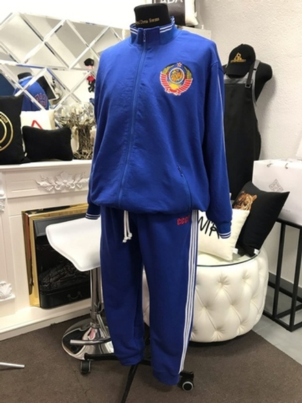 Корпоративная одежда с вышивкой логотипа