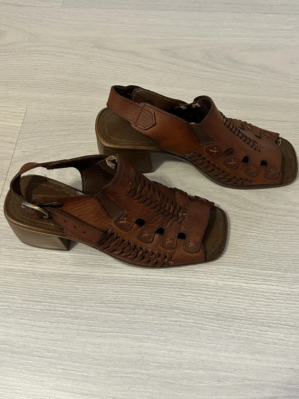 Женские кожаные сандалии на устойчивом каблуке BEST PU SOLE, коричневые, размер 36