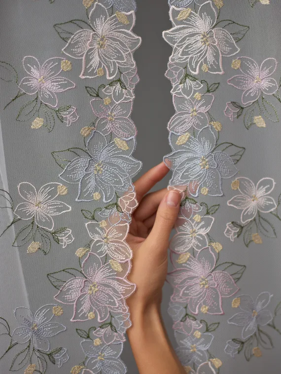 05-162 ОПТ Вышивка на неэл. сетке 22 см, айвори/зеленый/розовый/желтый/голубой (левая)