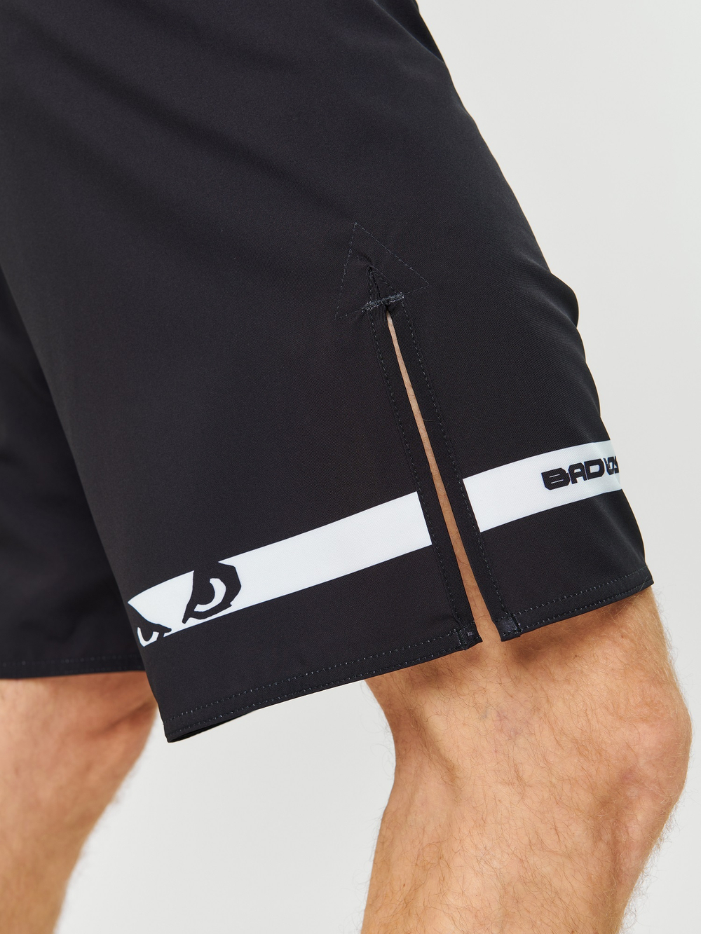 Шорты MMA Bad Boy Oss Grappling Shorts черный/белый
