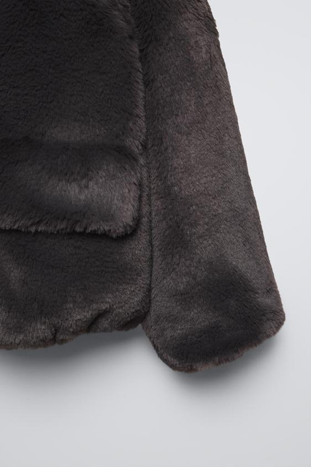 ZARA КУРТКА ИЗ ИСКУССТВЕННОГО МЕХА, АНТРАЦИТОВО-СЕРЫЙ