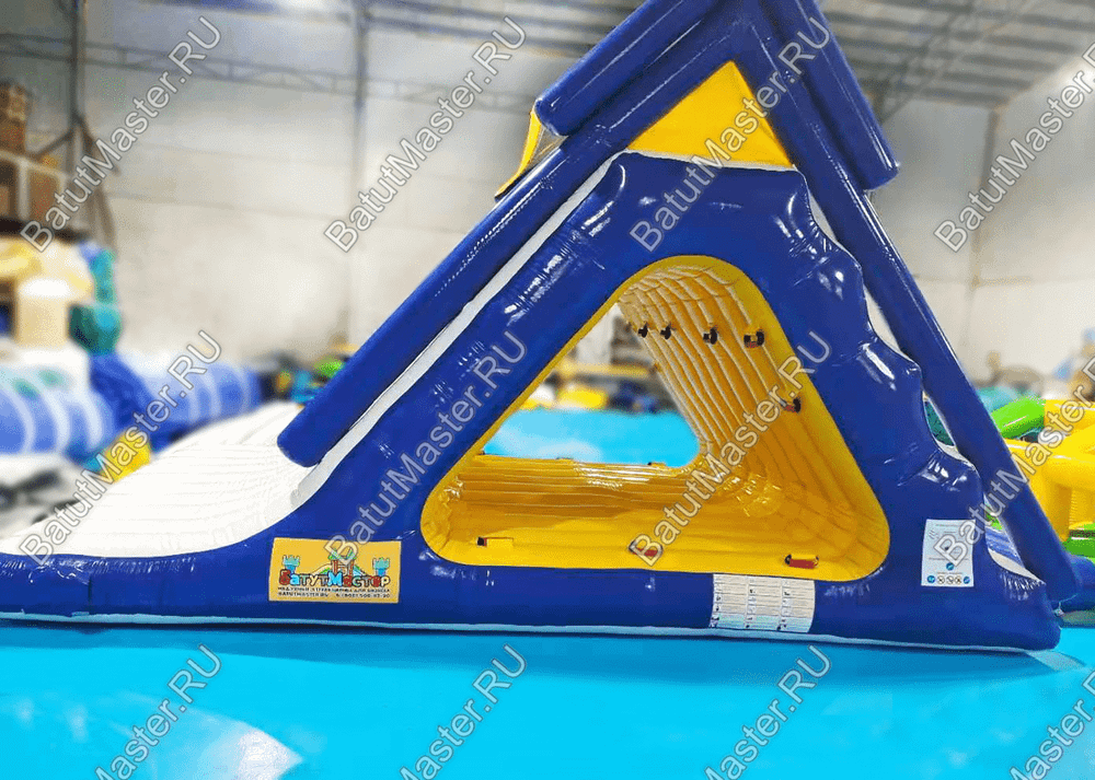 Надувная водная полоса препятствий "Капелька"