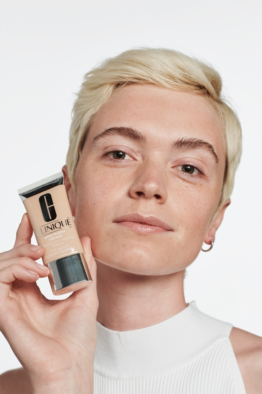 Clinique Even Better Refresh Hydrating and Repairing Makeup - Увлажняющий тональный крем с разглаживающим эффектом, 30 ml
