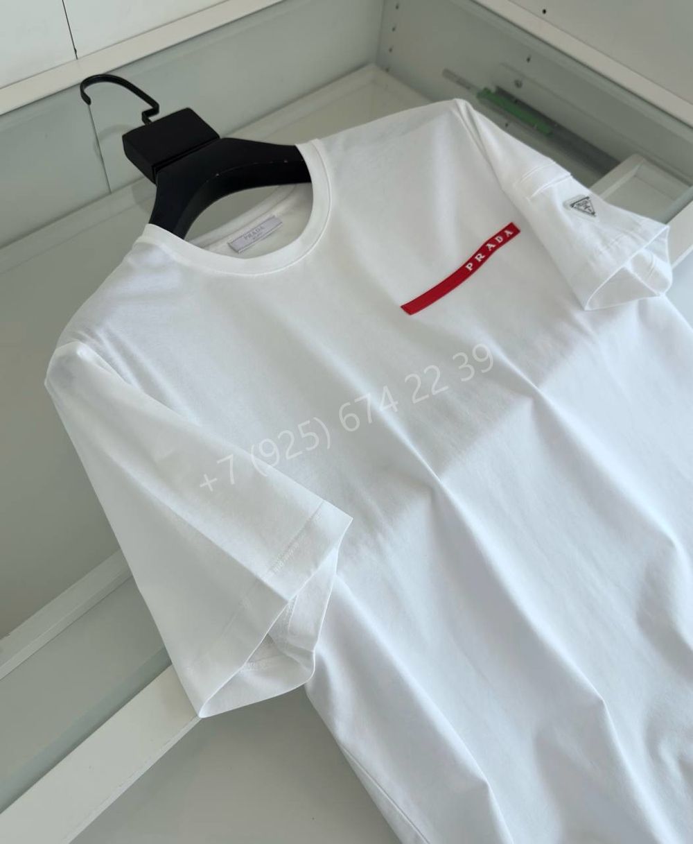 Футболка Prada