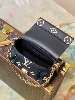 Louis Vuitton Favorite