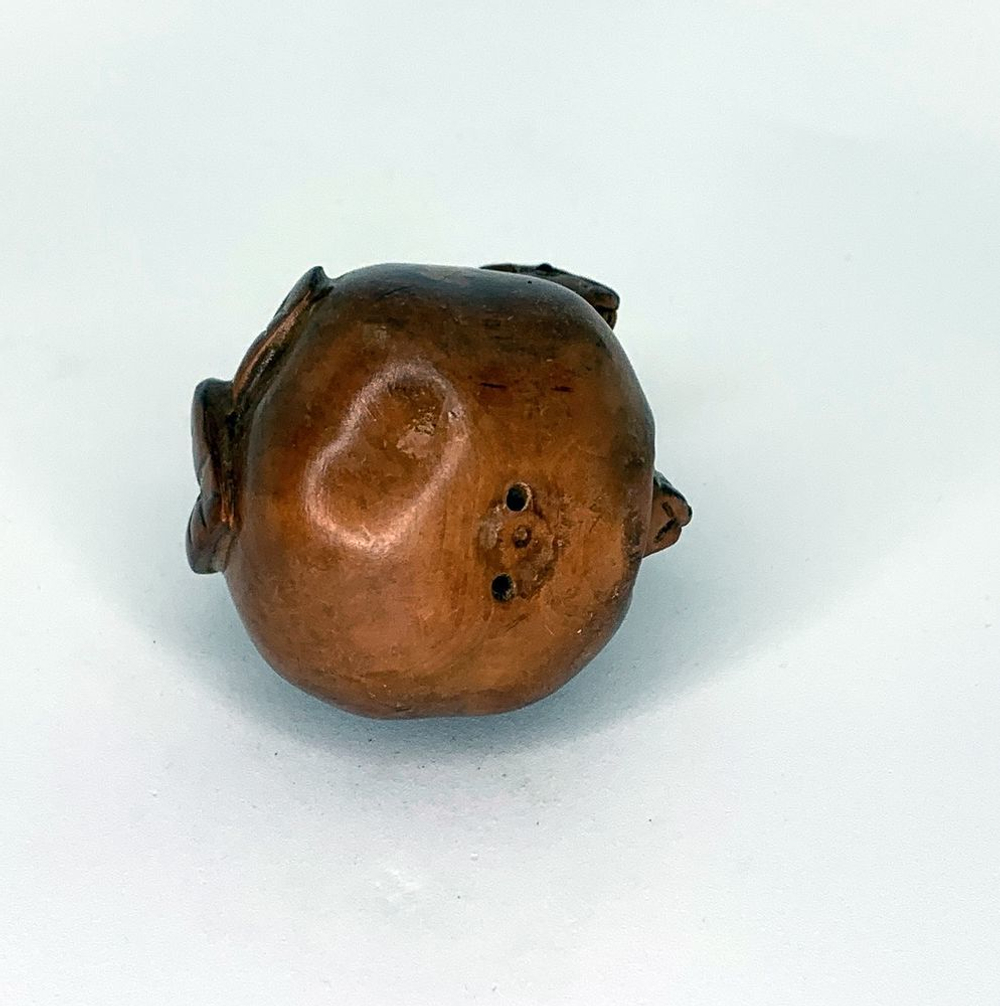 Нэцкэ Мышки на яблоке