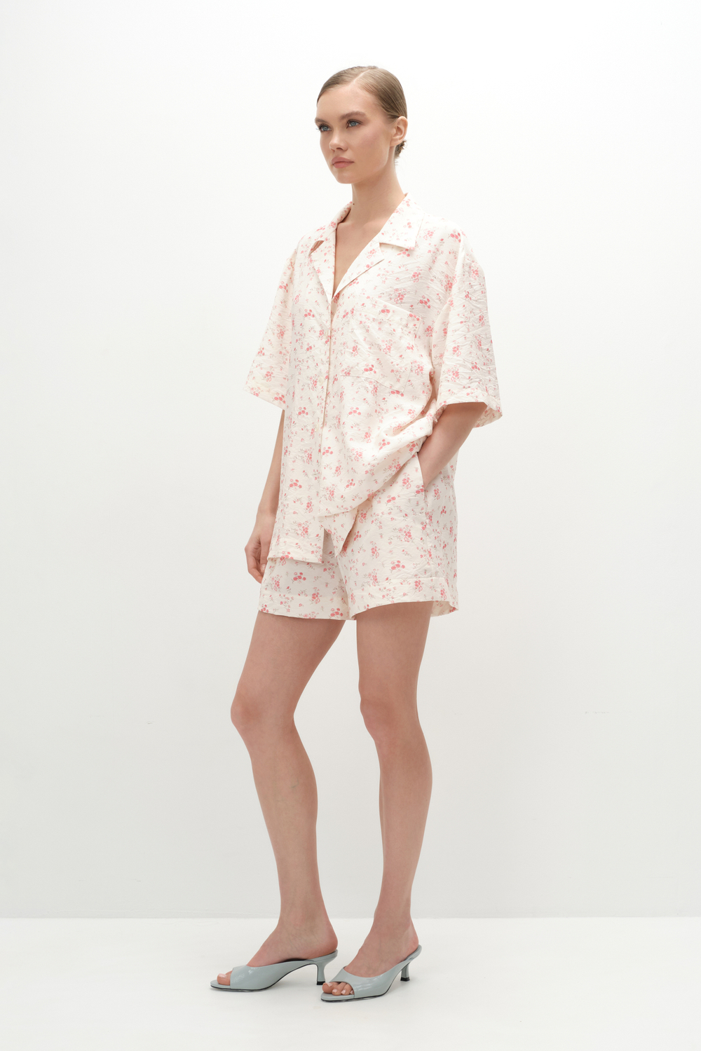 Шорты на резинке в цветы