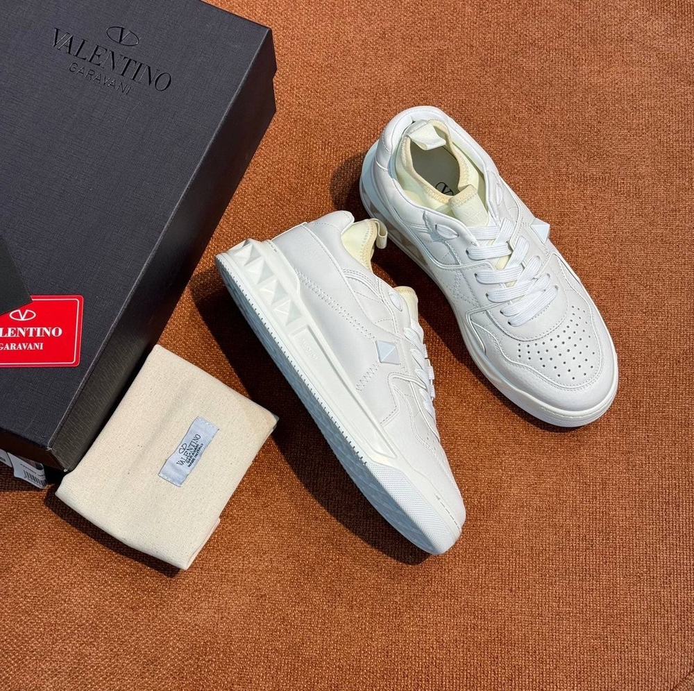 Кроссовки Valentino