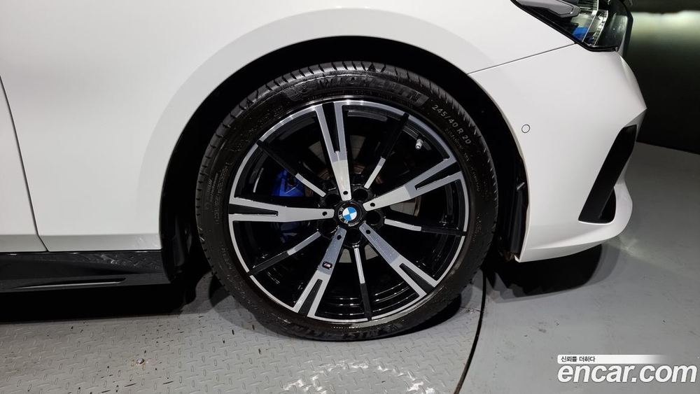 BMW 5 Series (G60) 530i xDrive M Sports (12.2023)