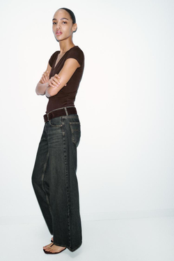 ZARA ФУТБОЛКА С V-ОБРАЗНЫМ ВЫРЕЗОМ, КОРИЧНЕВЫЙ