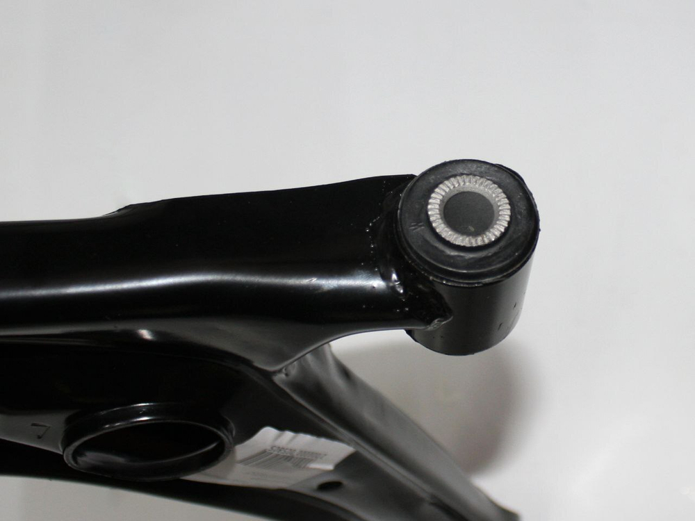 Рычаг передний нижний левый 1014001607 Geely MK, MK Cross, GC6