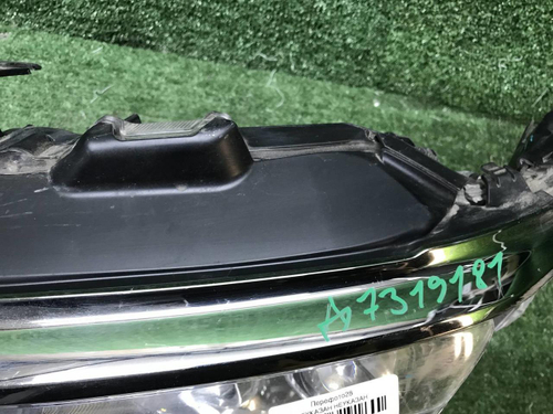 Битая Фара левая Toyota Camry XV50 (17-18) LED