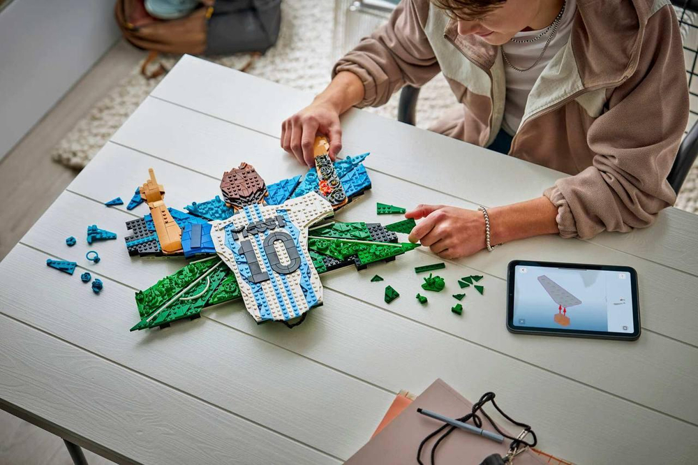 Конструктор LEGO Editions Лионель Месси — Празднование 43018 | LEGO Editions Lionel Messi – Celebration 1427 деталей 14+
