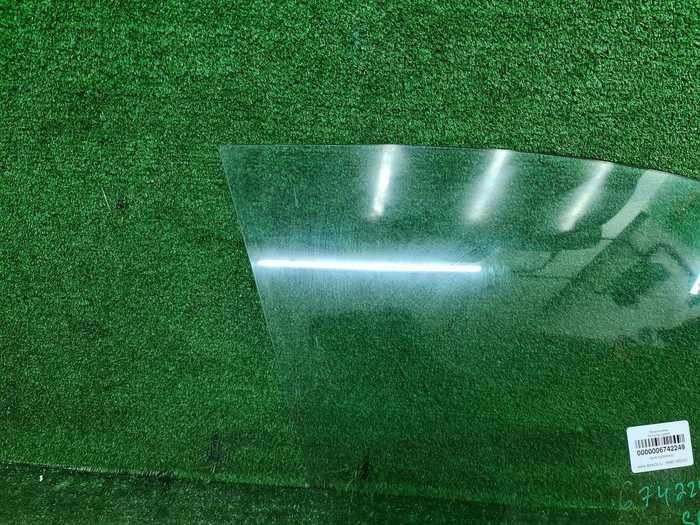 Стекло двери переднее правое KIA Sportage 4 16-22