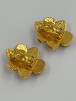 Клипсы с коричневыми вставками Chanel