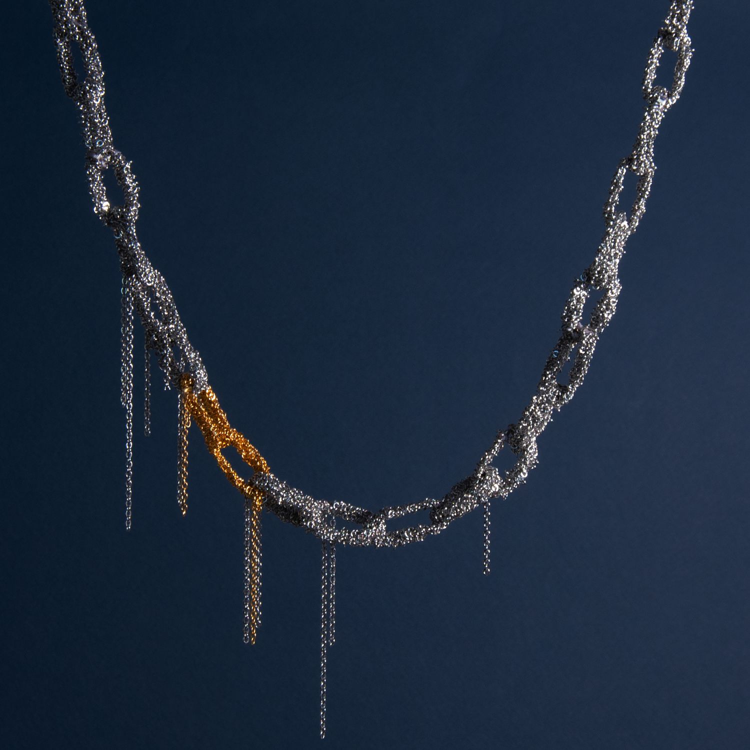 Ожерелье "Звенья" - Сталь, позолота