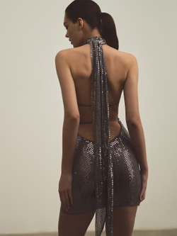 Платье мини из пайеток с открытой спиной