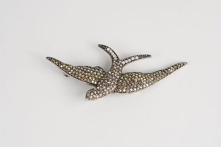 Винтажная брошь в виде ласточки