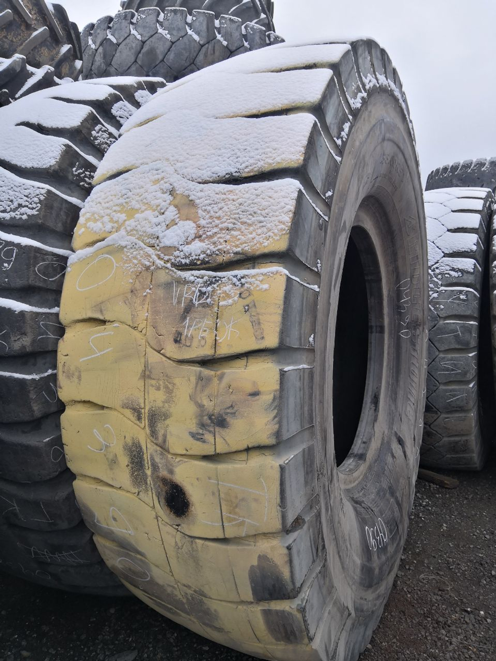33.00R51 Bridgestone VRPS шина б/у