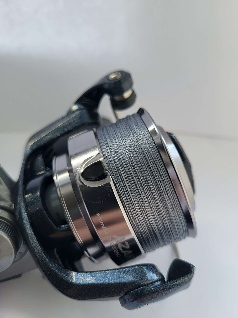 Катушка безынерционная Azaki 40 с плетёной леской