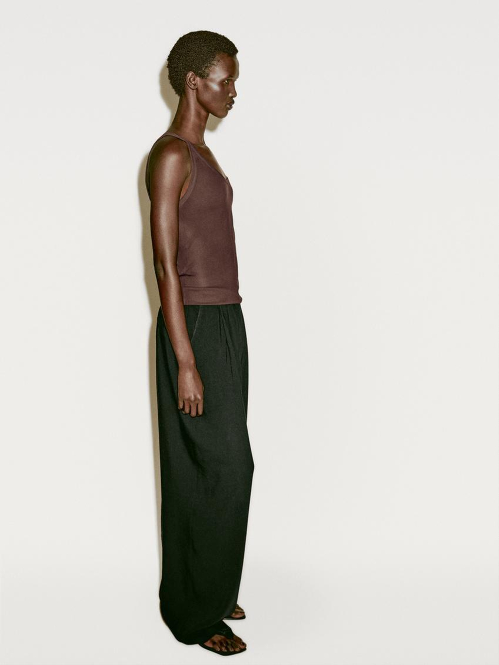 Massimo Dutti Топ из 100% чистого шелка с бретельками через шею - Limited Edition, шоколадно-коричневый