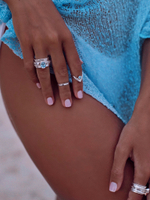 Кольцо «Мозаик» с овальным голубым топазом и сердечком белый циркон