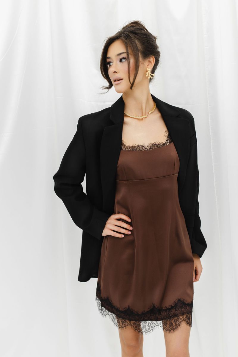 Платье из шелка с кружевом мини коричневое