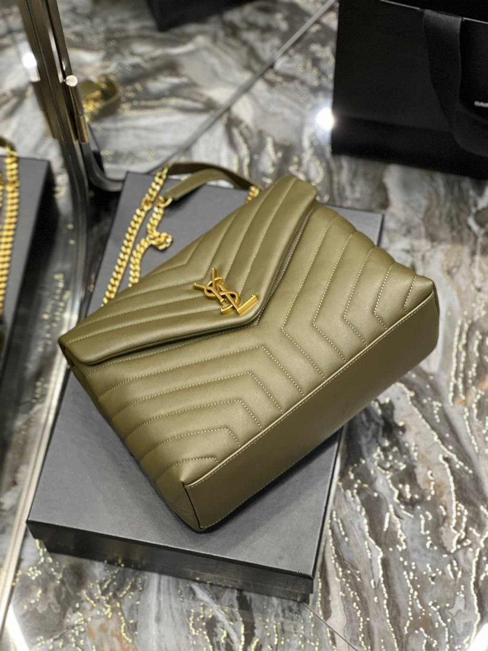 Saint Laurent Loulou 32 cm