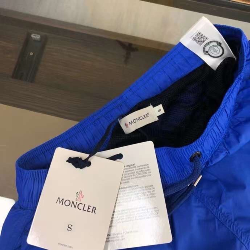 Шорты Moncler
