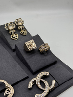 Брошь CHANEL