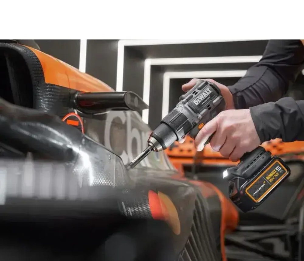 Аккумуляторный набор DEWALT McLaren Limited Edition DCK200MP2T: дрель-шуруповерт + шуруповерт, с 2 АКБ 5 Ач и ЗУ, в кейсе
